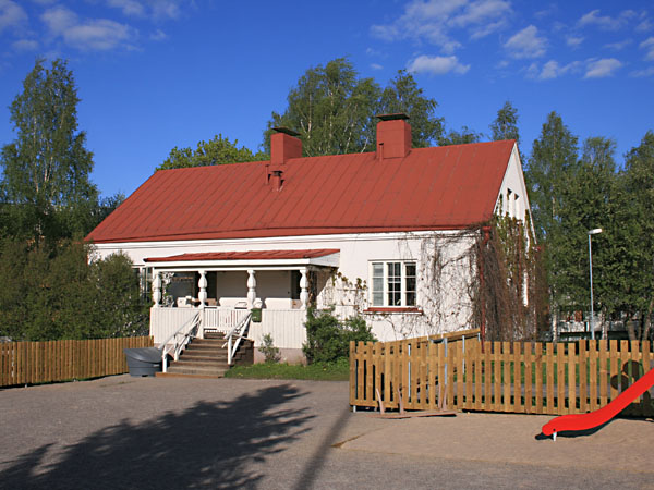 Paavolan tilan piharakennus